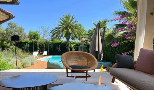 Villa a Forte dei Marmi, Lucca