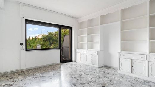 Apartment / Etagenwohnung in Bari, Apulien