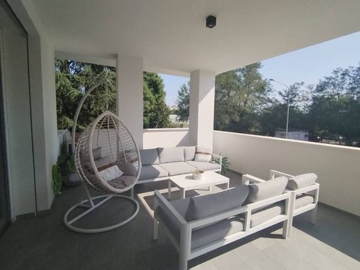 Apartment / Etagenwohnung in Modena, Provincia di Modena