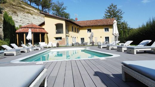 Landhuis in Alba, Provincia di Cuneo