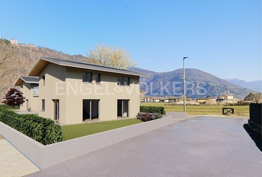 ‏בתים מדורגים ב  Porto Ceresio, Provincia di Varese