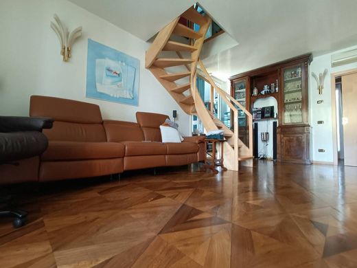 Вилла, Moniga del Garda, Provincia di Brescia