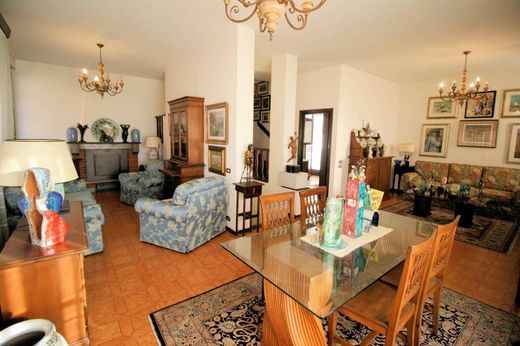 Villa in Montecatini Terme, Provincia di Pistoia