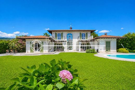 Villa en Forte dei Marmi, Lucca