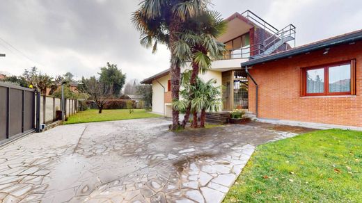 Villa a Seveso, Monza e Brianza