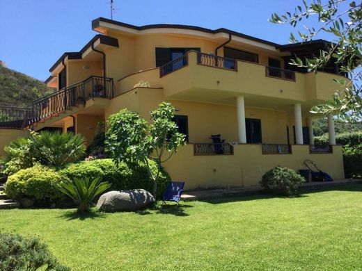Villa for sale in Zambrone
