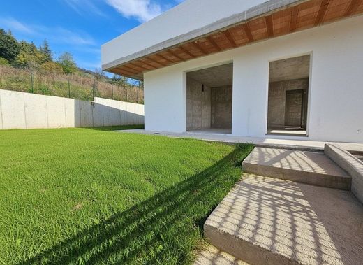 Villa in San Paolo d'Argon, Provincia di Bergamo