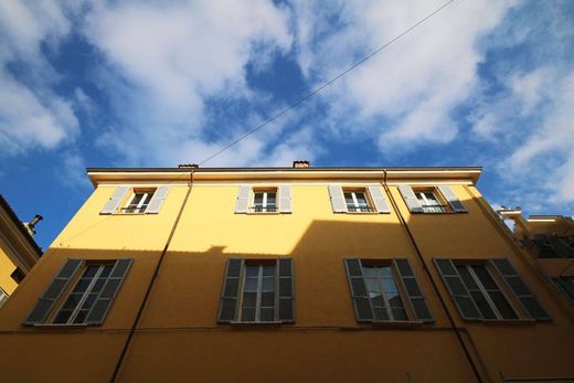 Apartment / Etagenwohnung in Parma, Provincia di Parma