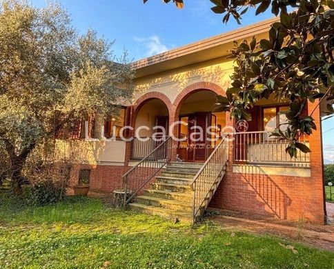 Вилла, Капаннори, Provincia di Lucca