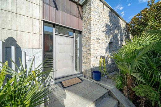 Villa in Ponte in Valtellina, Provincia di Sondrio