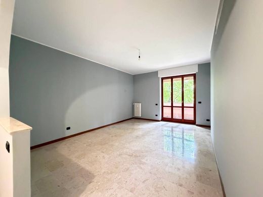 Piso / Apartamento en Corsico, Milán