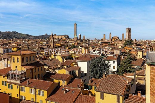 Attico a Bologna, Emilia-Romagna