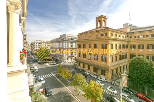 Apartment / Etagenwohnung in Rom, Latium