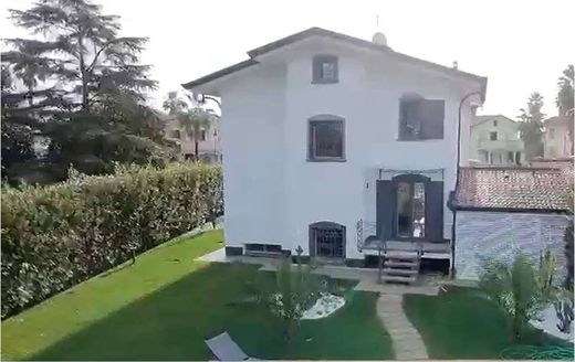 Lüks ev Montignoso, Massa-Carrara ilçesinde