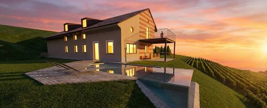 Εξοχική κατοικία σε Alba, Provincia di Cuneo