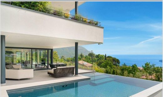 Salò, Provincia di Bresciaのヴィラ