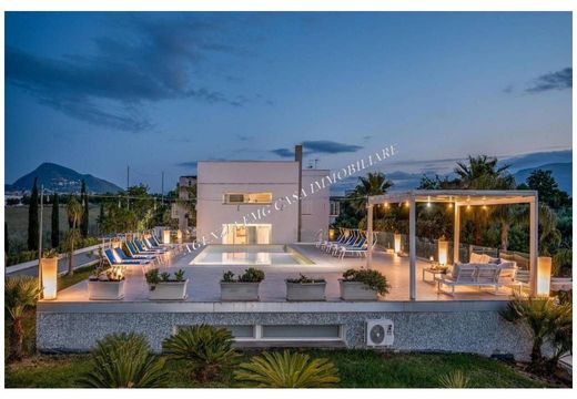 Villa a Alcamo, Trapani