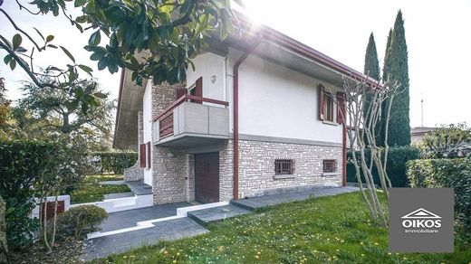 Villa a Sirmione, Brescia