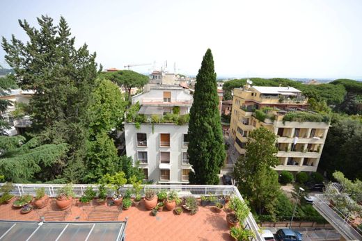 Penthouse Roma, Lazio bölgesinde