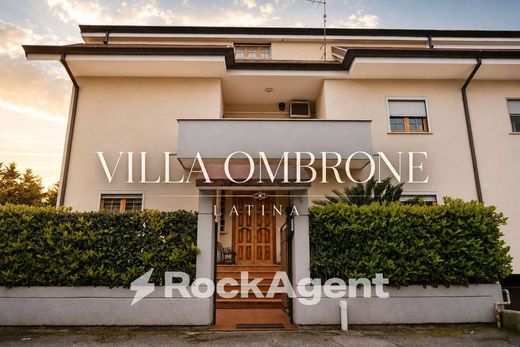 Villa in Latina, Provincia di Latina