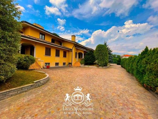Villa - Gozzano, Provincia di Novara