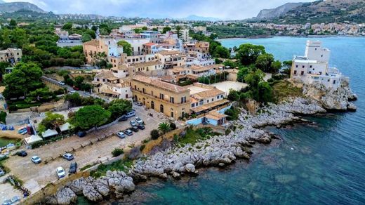 Santa Flavia, Palermoのアパートメント