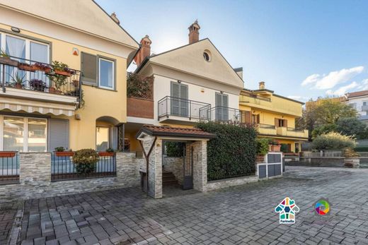 Rijtjeshuis in Biassono, Provincia di Monza e della Brianza