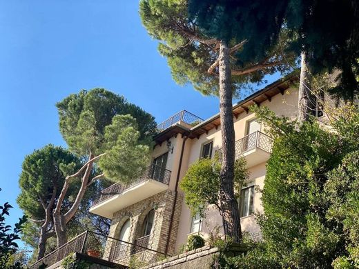 Villa Lerici, La Spezia ilçesinde