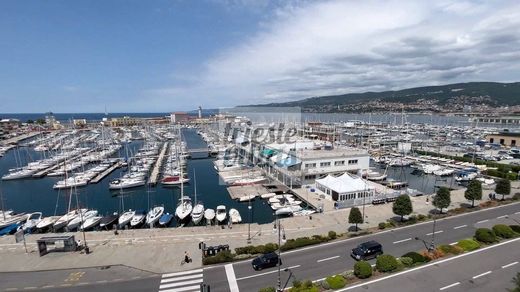 套间/公寓  的里雅斯特, 的里雅斯特省