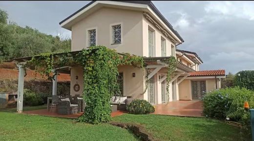 Villa in Pietrasanta, Provincia di Lucca