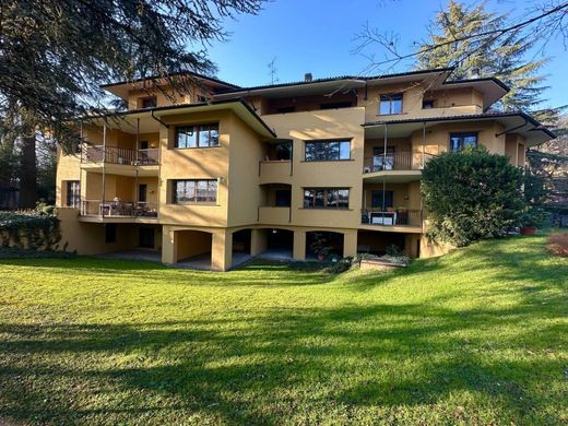 Piso / Apartamento en Monza, Provincia di Monza e della Brianza