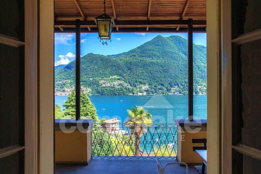 Appartement in Moltrasio, Provincia di Como
