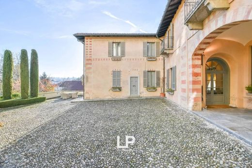Villa in Azzate, Provincia di Varese