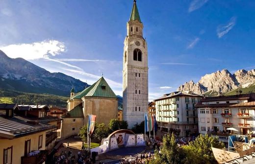Willa w Cortina d'Ampezzo, Provincia di Belluno