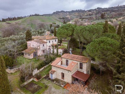 Country House in Volterra, Pisa