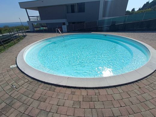 Вилла, Moniga del Garda, Provincia di Brescia