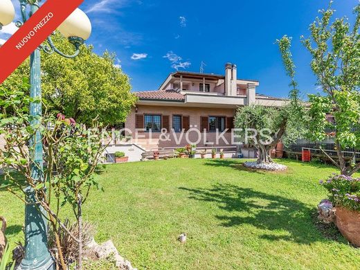 Villa in Rome, Latium