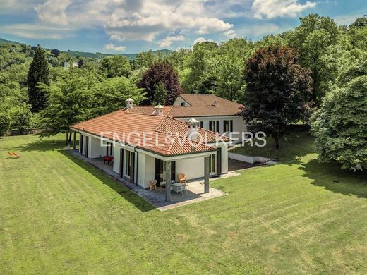 빌라 / Oggiono, Provincia di Lecco