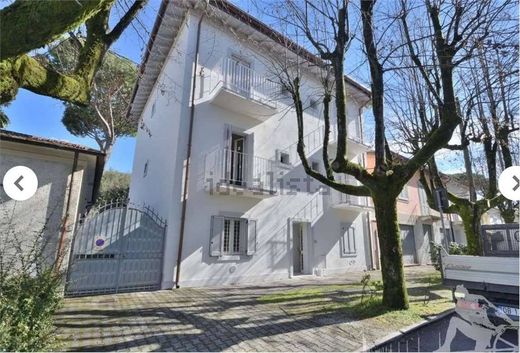 Apartment / Etagenwohnung in Forte dei Marmi, Provincia di Lucca