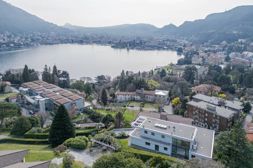 Villa Como, Como ilçesinde