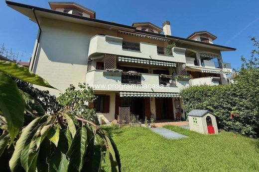 Διαμέρισμα σε Cernusco sul Naviglio, Città metropolitana di Milano