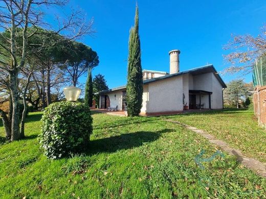 Villa in Santa Maria a Monte, Province of Pisa