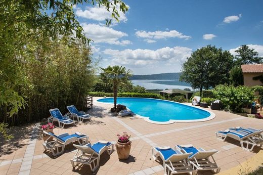 Villa in Caprarola, Provincia di Viterbo