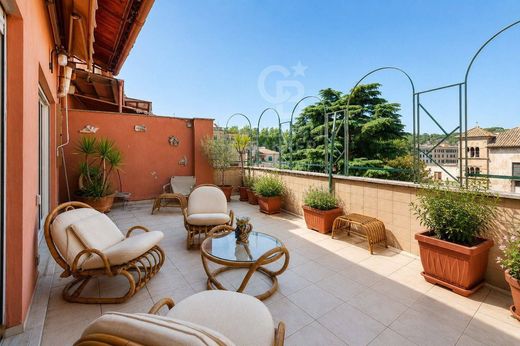 Apartment / Etagenwohnung in Rom, Latium