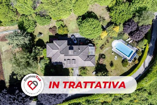 Villa in Nebbiuno, Provincia di Novara