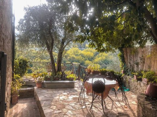 아파트 / Cetona, Provincia di Siena