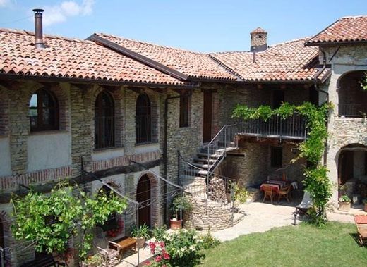 Köy evi Bonvicino, Cuneo ilçesinde