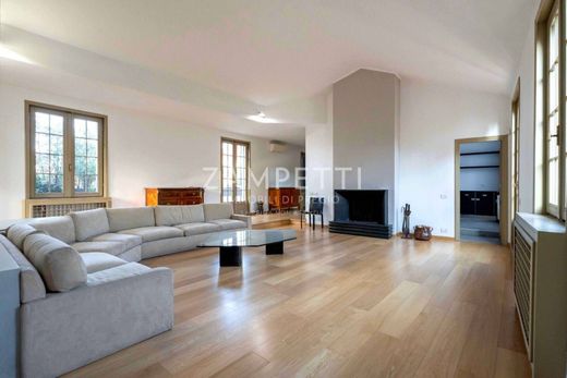 Penthouse Milano, Milano ilçesinde