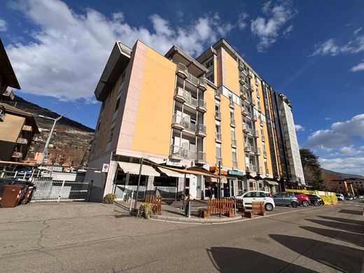 Apartment / Etagenwohnung in Aosta, Valle d'Aosta