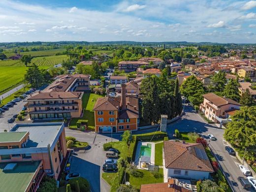 مجمع شقق ﻓﻲ Castelnuovo del Garda, Provincia di Verona